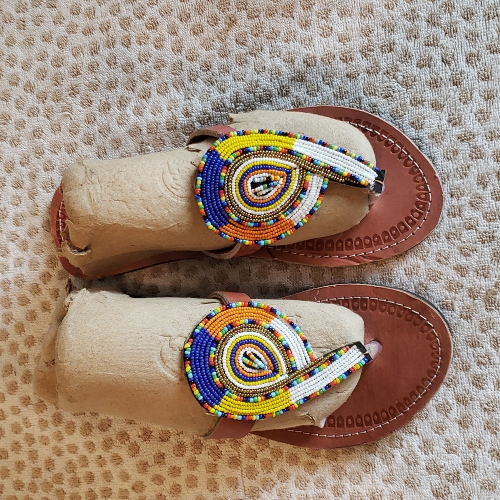 Beautiful Ladies Maasai Sandals. Size 7 / 7.5 or 38 decorated with beads.